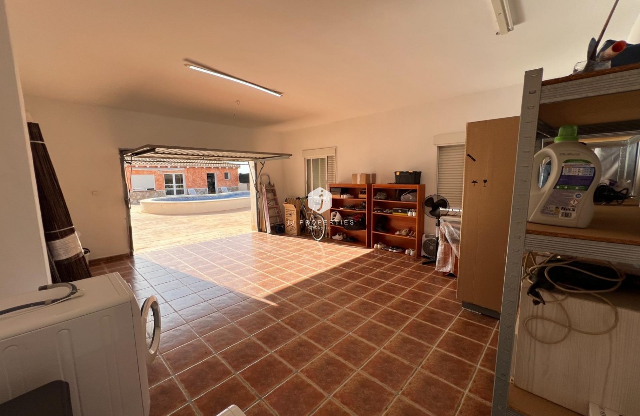 Resale - Villa -
Dolores - Cmno. Escorredor