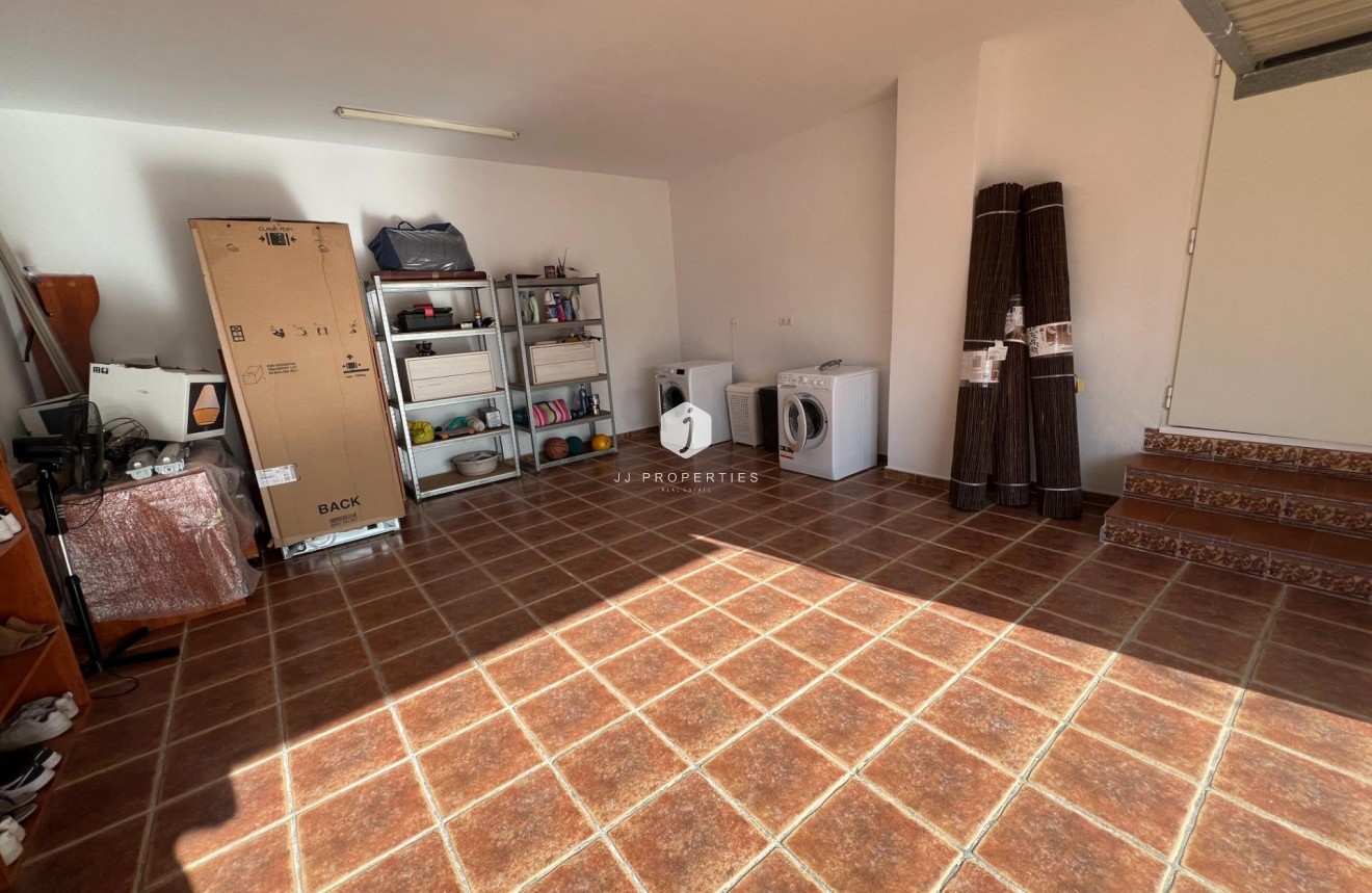 Resale - Villa -
Dolores - Cmno. Escorredor