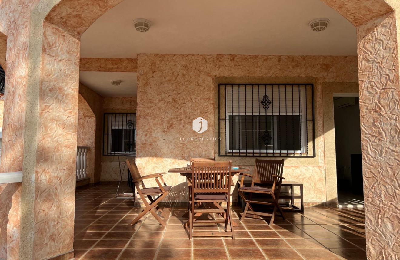 Resale - Villa -
Dolores - Cmno. Escorredor