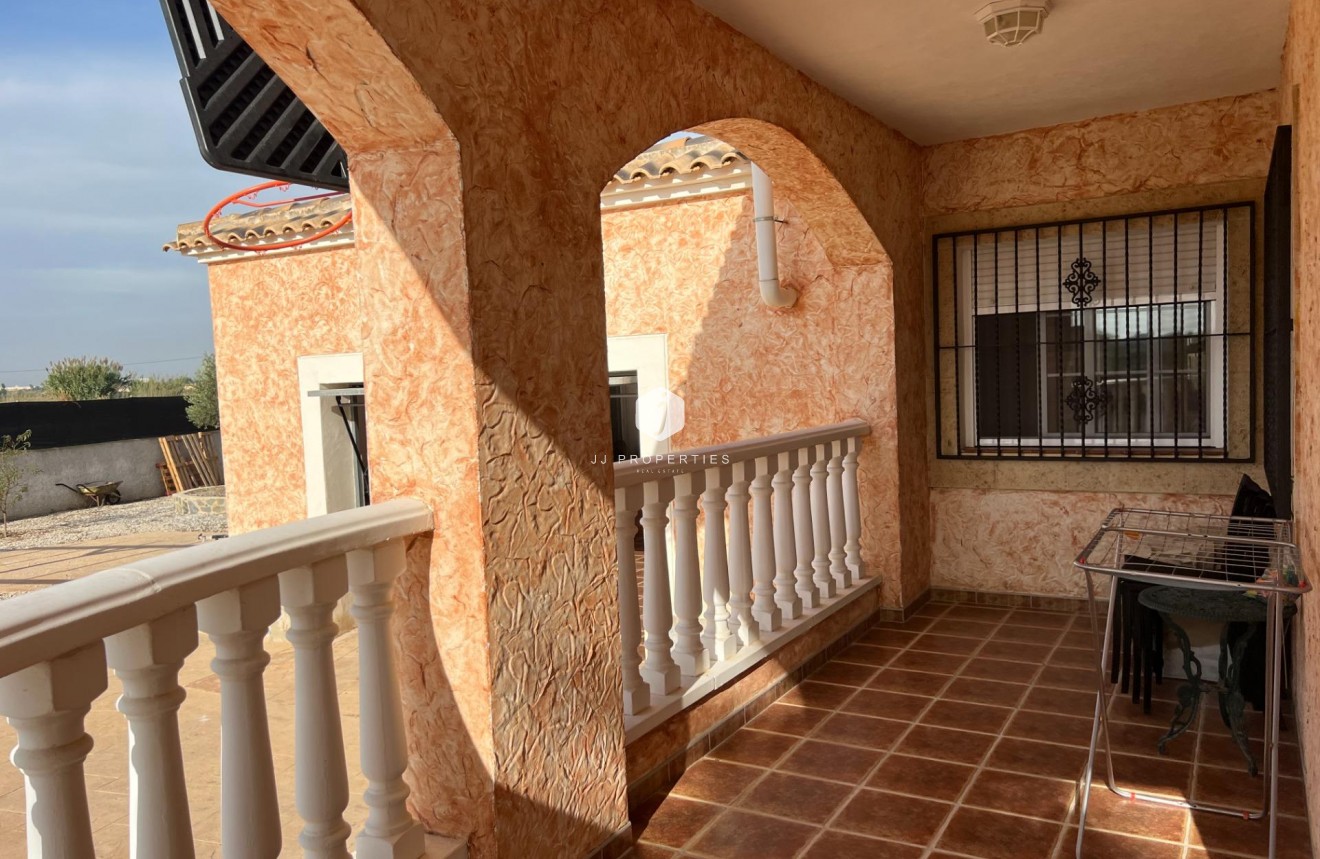 Resale - Villa -
Dolores - Cmno. Escorredor