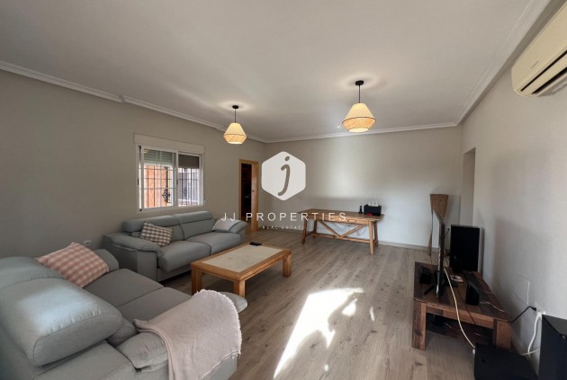 Resale - Villa -
Dolores - Cmno. Escorredor