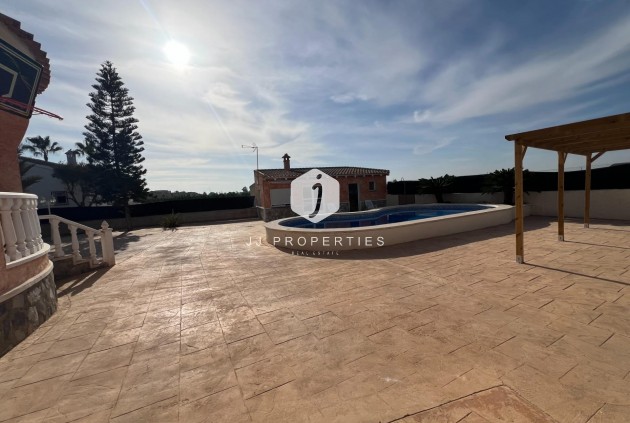 Resale - Villa -
Dolores - Cmno. Escorredor