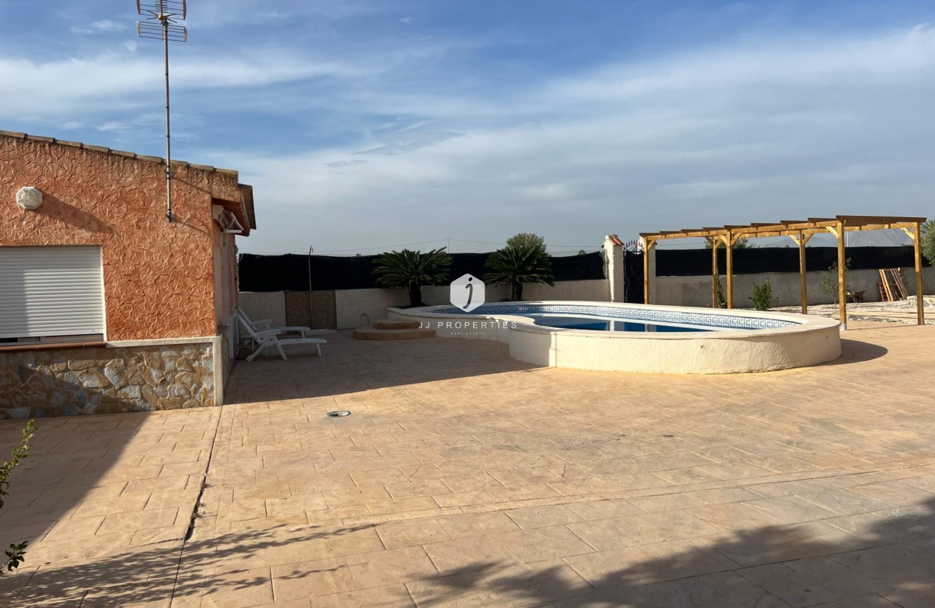 Resale - Villa -
Dolores - Cmno. Escorredor