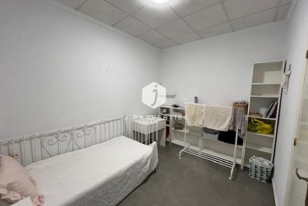 Resale - Chalet -
Dolores - Centro