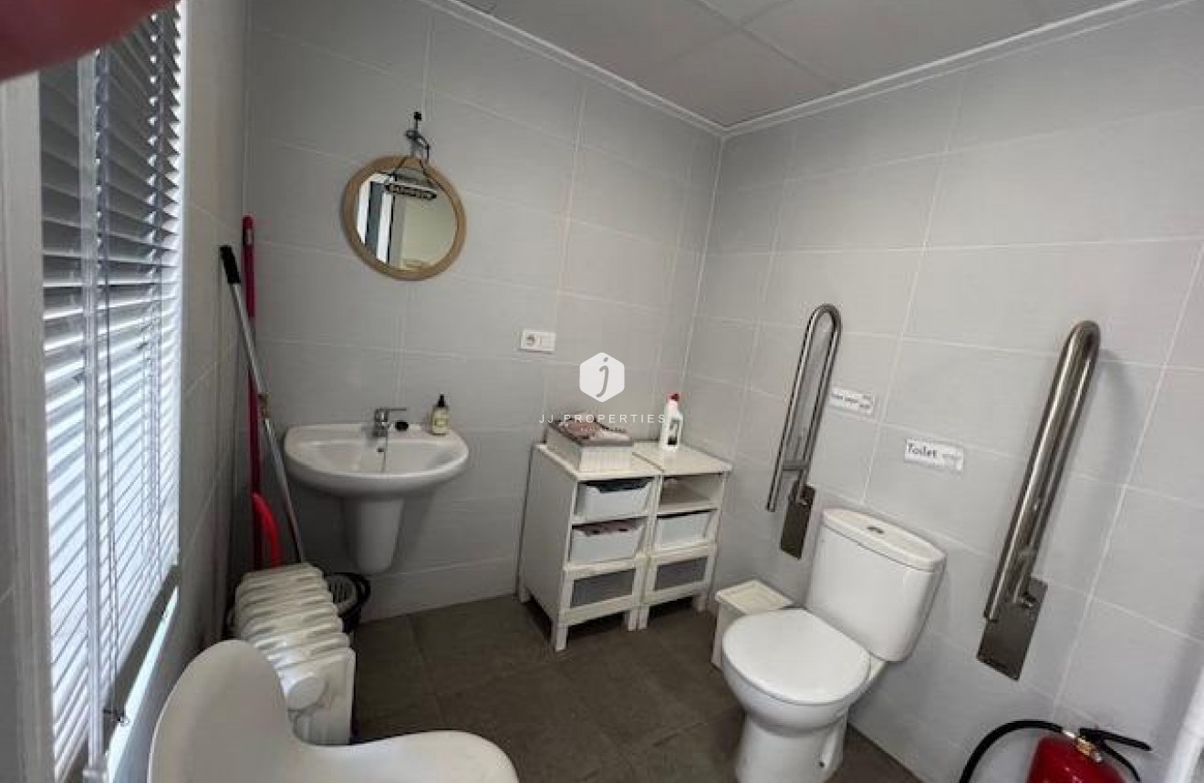 Resale - Chalet -
Dolores - Centro