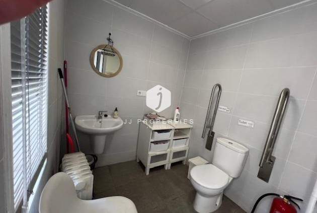 Resale - Chalet -
Dolores - Centro