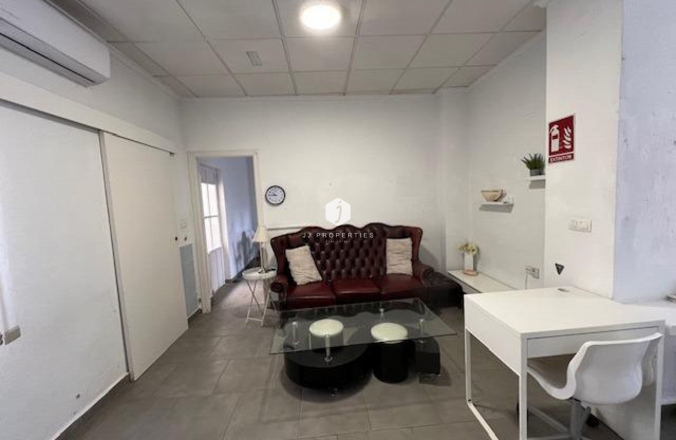 Resale - Chalet -
Dolores - Centro