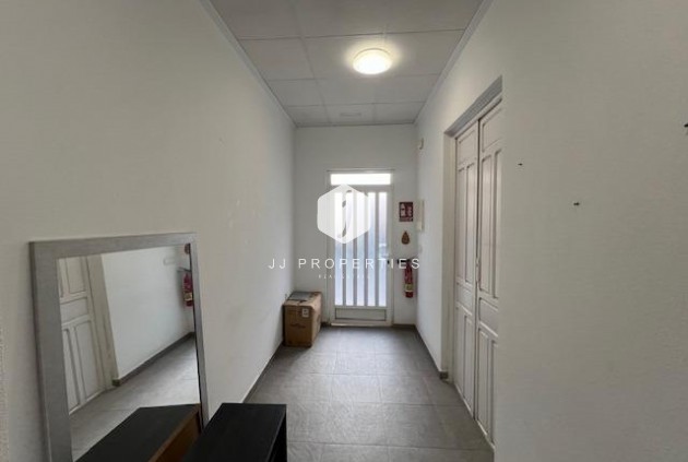 Resale - Chalet -
Dolores - Centro