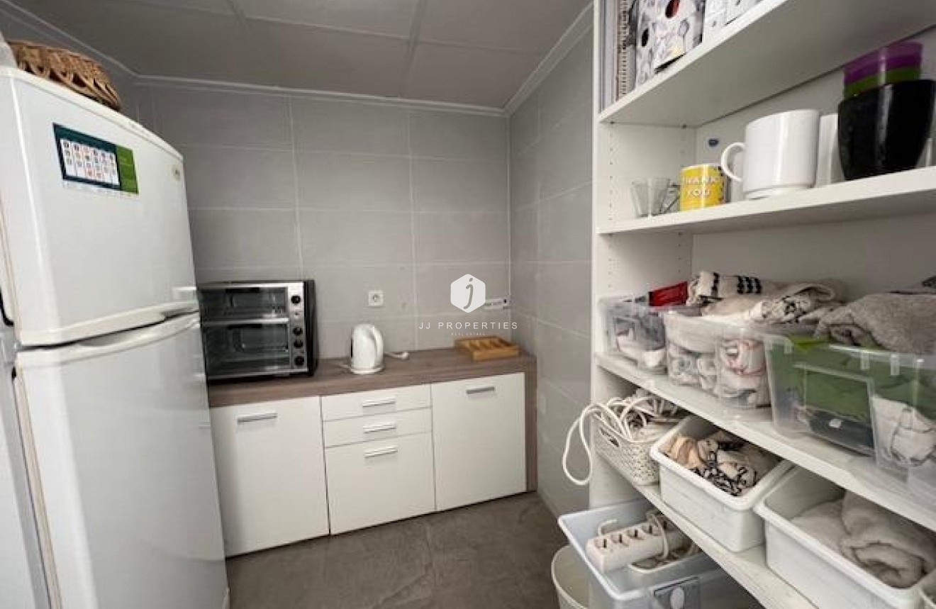 Resale - Chalet -
Dolores - Centro