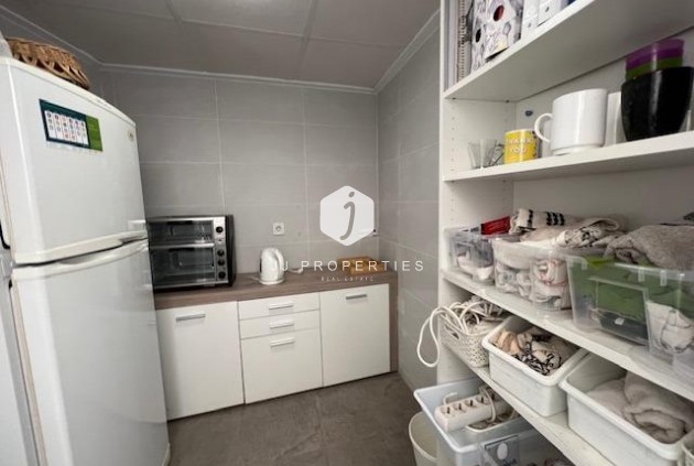 Resale - Chalet -
Dolores - Centro