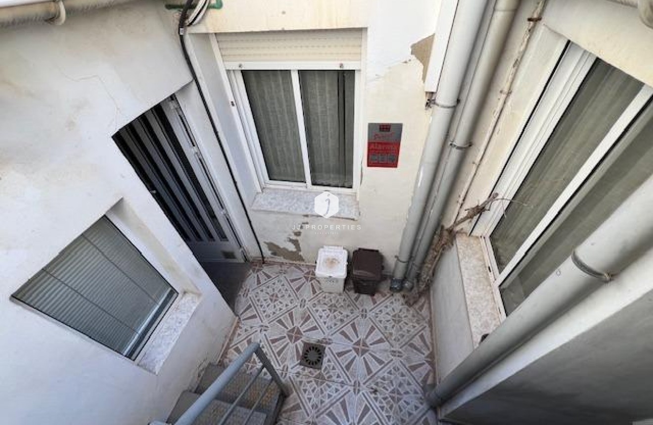 Resale - Chalet -
Dolores - Centro