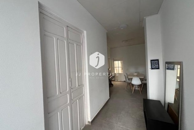 Resale - Chalet -
Dolores - Centro