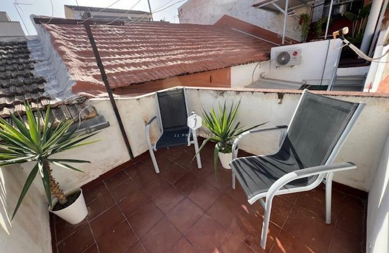 Resale - Chalet -
Dolores - Centro