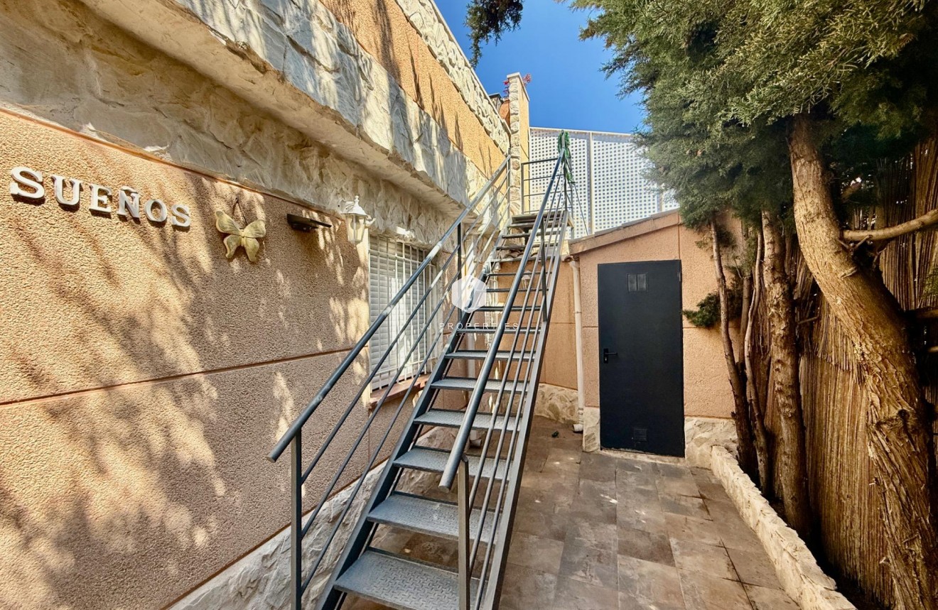 Resale - Chalet -
Torrevieja - Carrefour