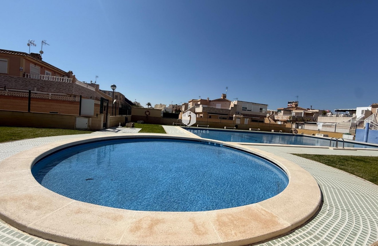 Resale - Chalet -
Torrevieja - Carrefour