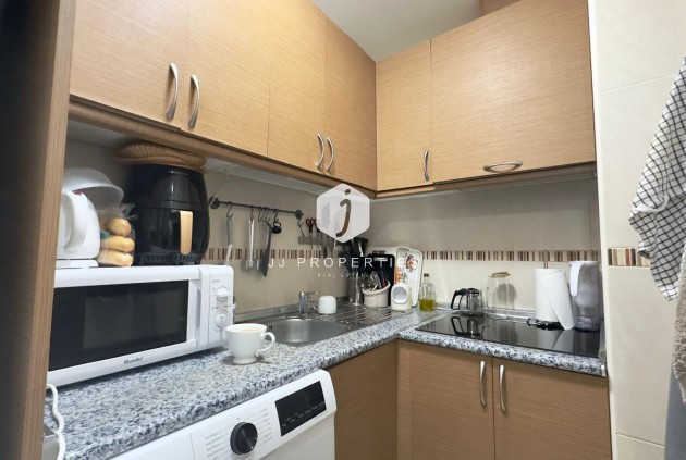 Segunda mano - Apartamento / piso -
Torrevieja