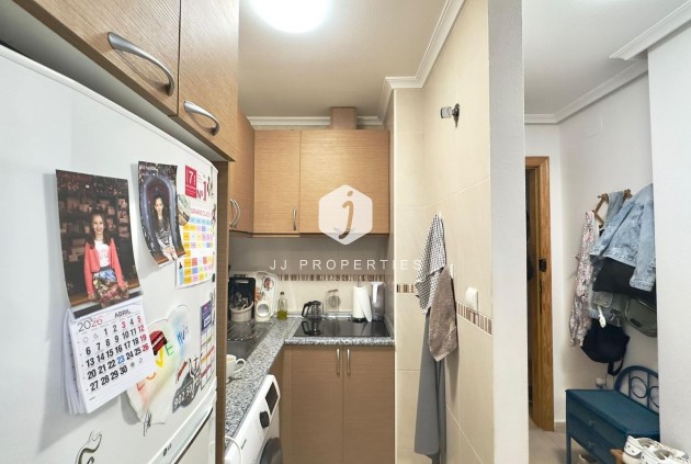 Segunda mano - Apartamento / piso -
Torrevieja
