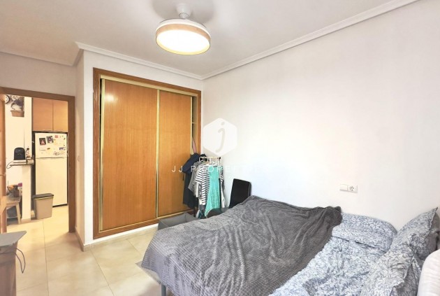 Segunda mano - Apartamento / piso -
Torrevieja
