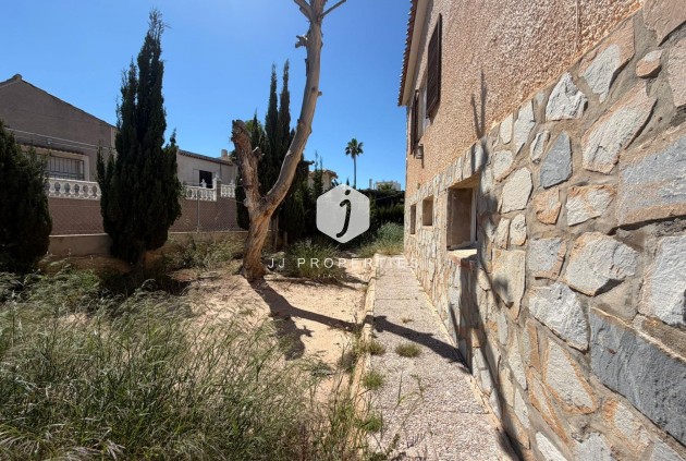 Resale - Villa -
Torrevieja - Los Balcones - Los Altos del Edén