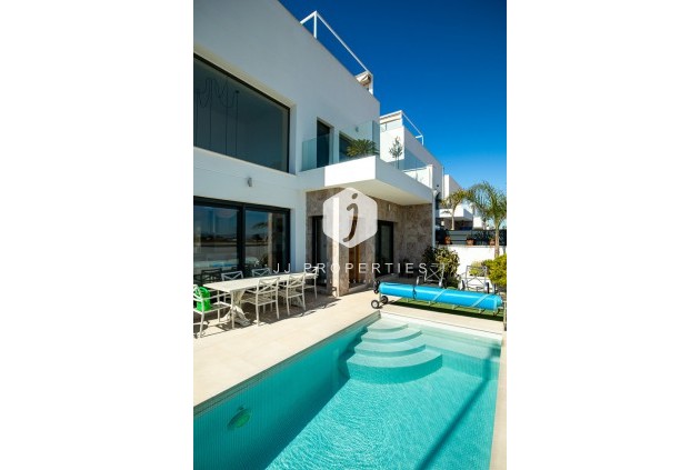 Resale - Villa -
Daya Vieja