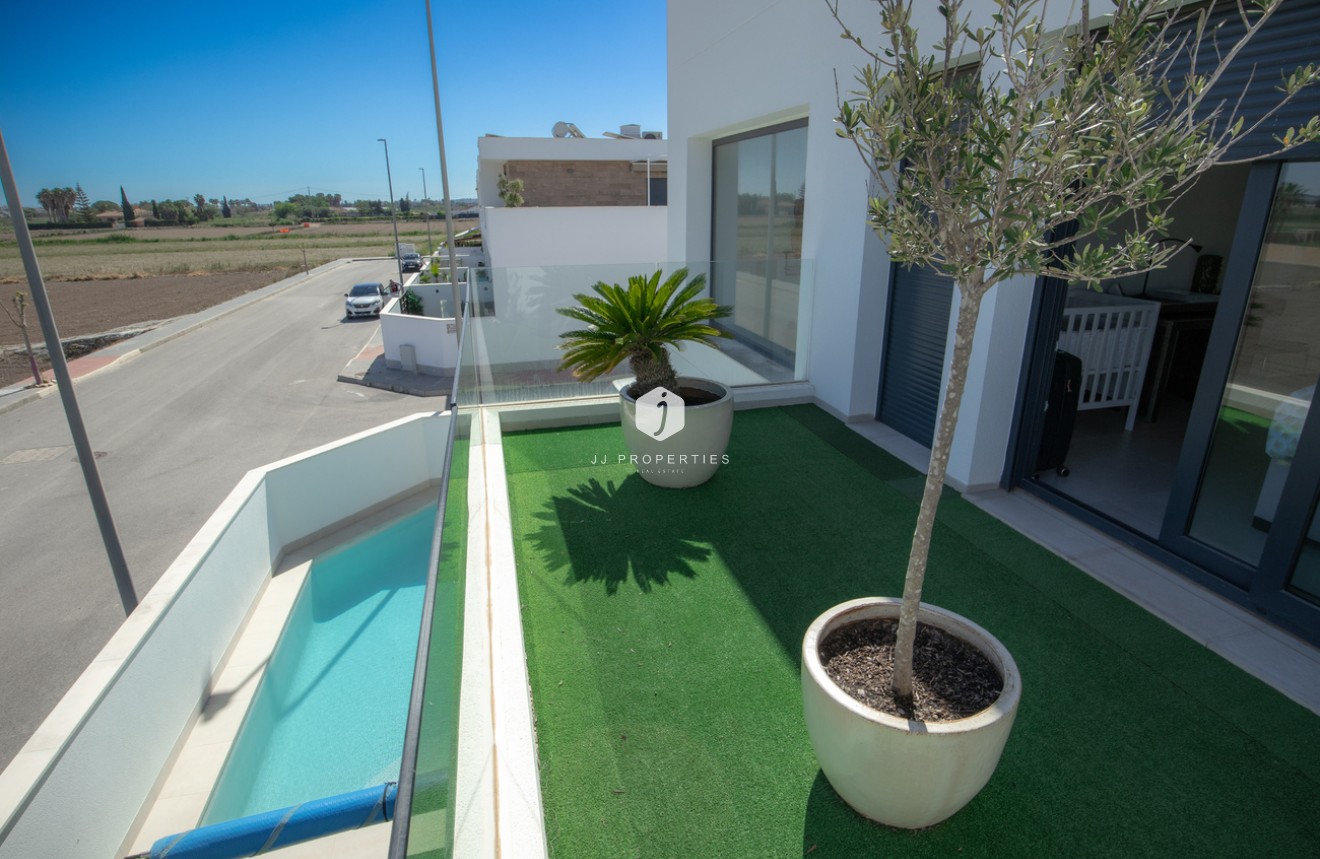 Resale - Villa -
Daya Vieja