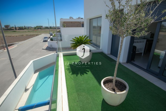 Resale - Villa -
Daya Vieja