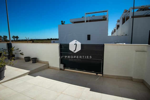 Resale - Villa -
Daya Vieja