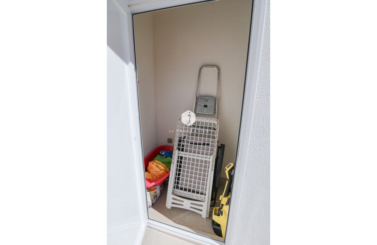 Resale - Villa -
Daya Vieja