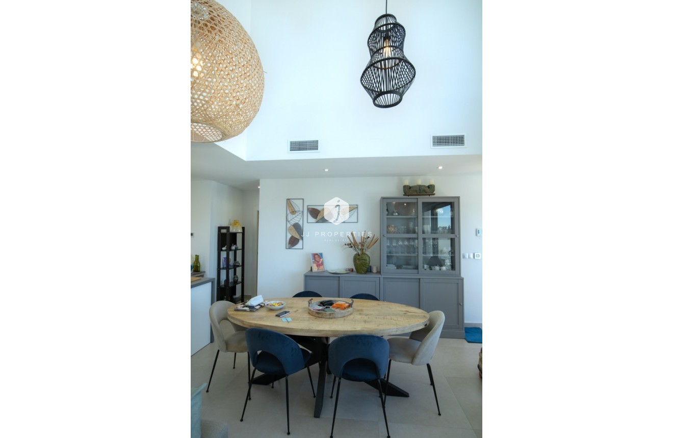 Resale - Villa -
Daya Vieja