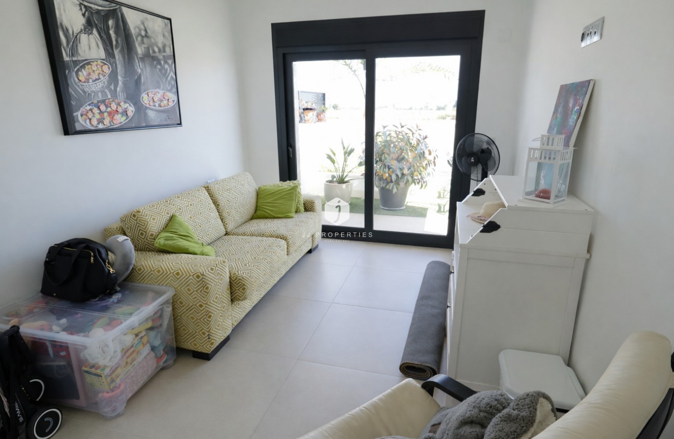 Resale - Villa -
Daya Vieja