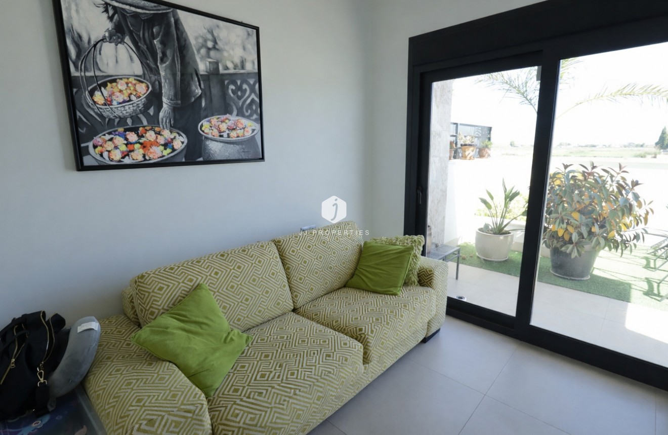 Resale - Villa -
Daya Vieja