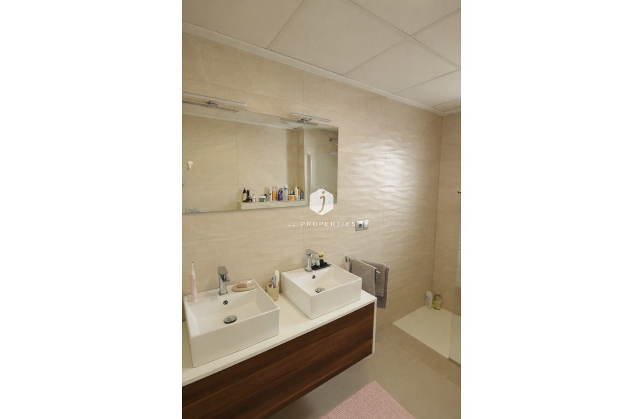 Resale - Villa -
Daya Vieja