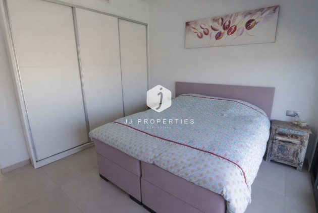 Resale - Villa -
Daya Vieja