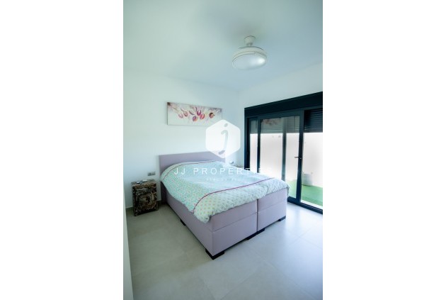 Resale - Villa -
Daya Vieja