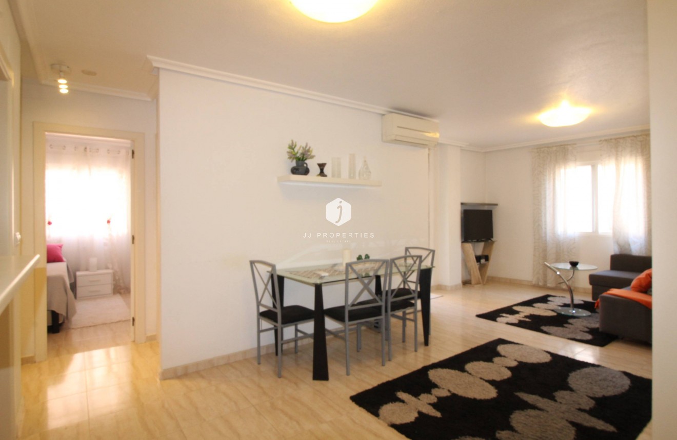 Resale - Apartment / flat -
Torrevieja - Centro