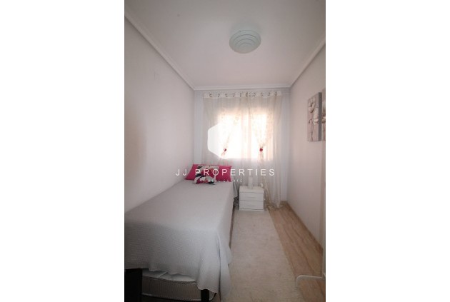 Resale - Apartment / flat -
Torrevieja - Centro
