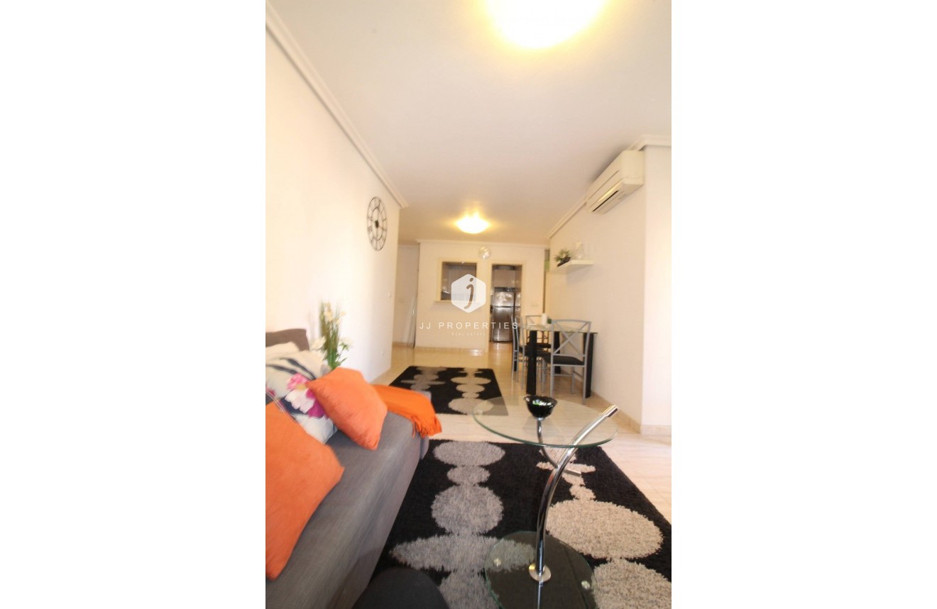 Resale - Apartment / flat -
Torrevieja - Centro