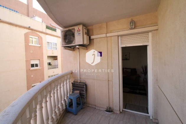 Resale - Apartment / flat -
Torrevieja - Centro