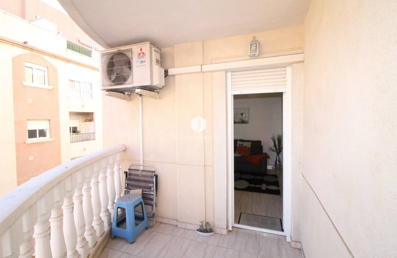Resale - Apartment / flat -
Torrevieja - Centro