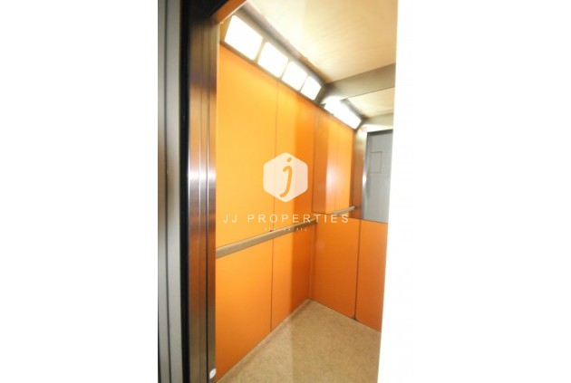 Resale - Apartment / flat -
Torrevieja - Centro