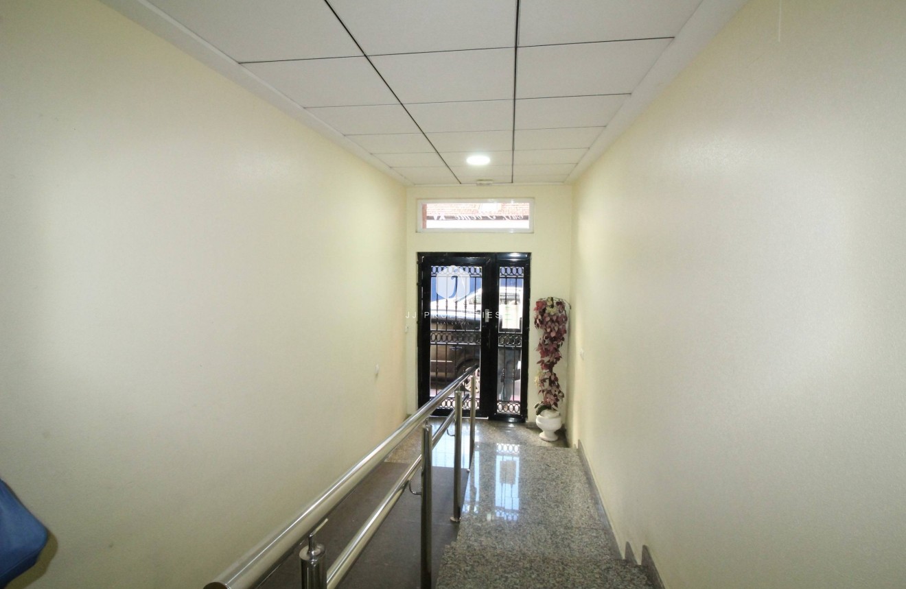 Resale - Apartment / flat -
Torrevieja - Centro