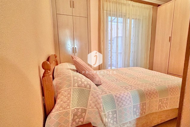 Tweedehands - Appartement / flat -
Torrevieja - Centro