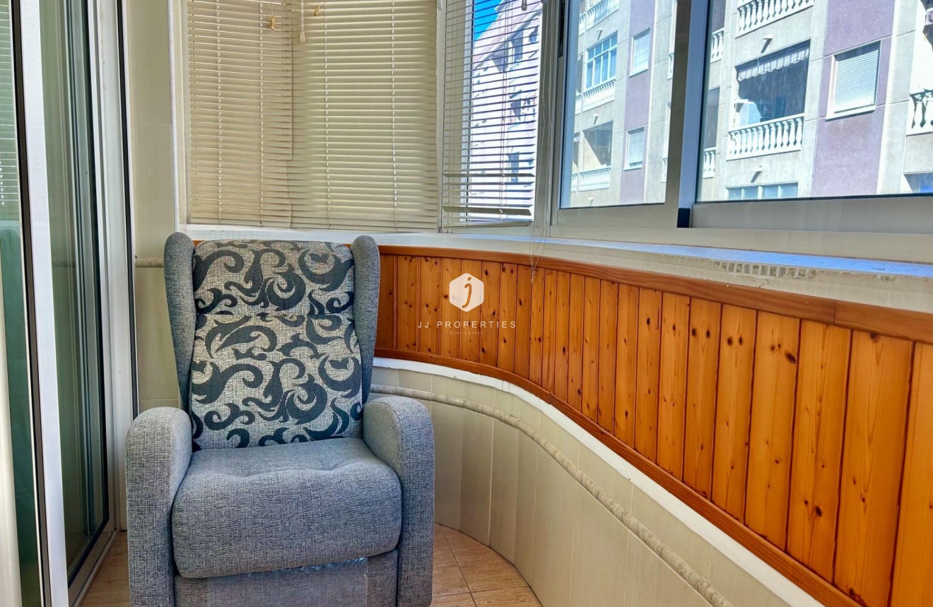 Tweedehands - Appartement / flat -
Torrevieja - Centro