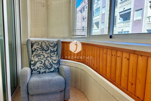 Tweedehands - Appartement / flat -
Torrevieja - Centro