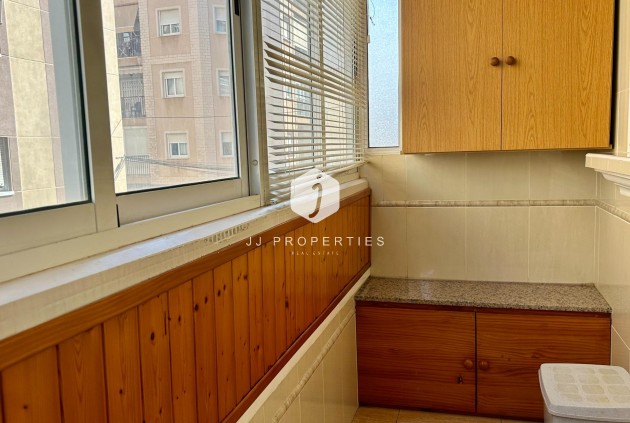 Tweedehands - Appartement / flat -
Torrevieja - Centro