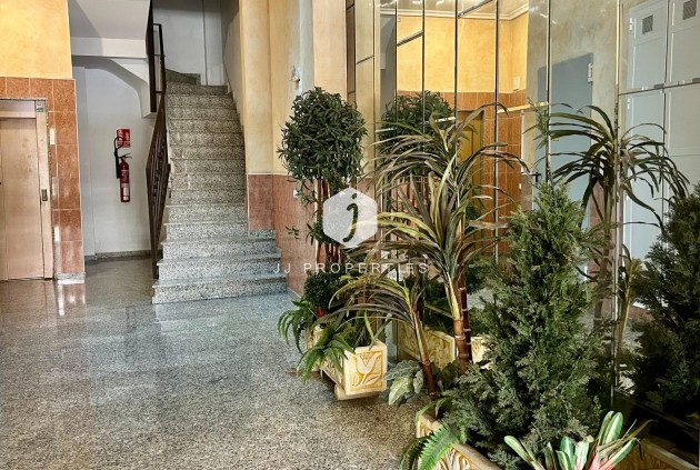 Tweedehands - Appartement / flat -
Torrevieja - Centro