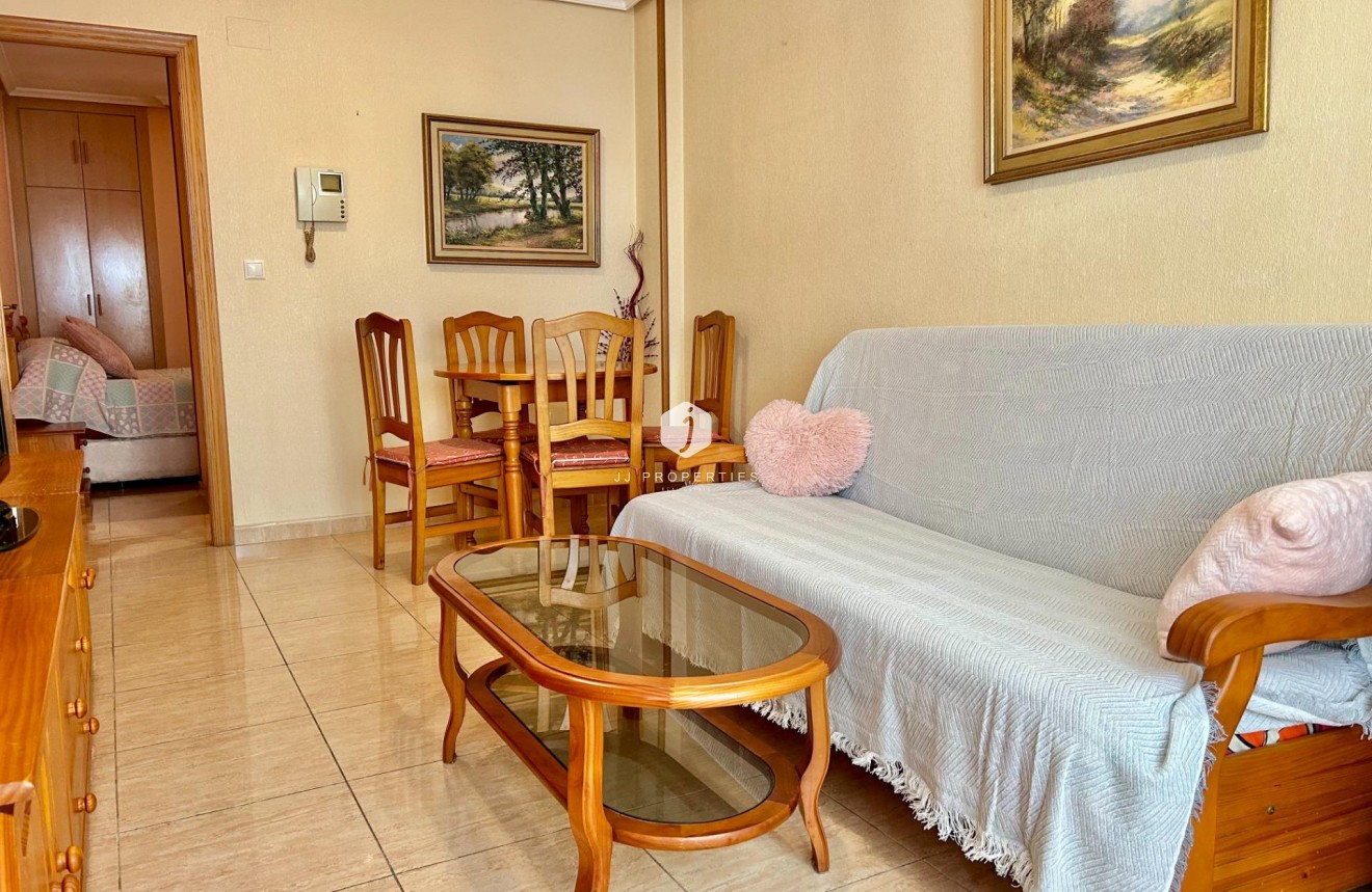 Tweedehands - Appartement / flat -
Torrevieja - Centro