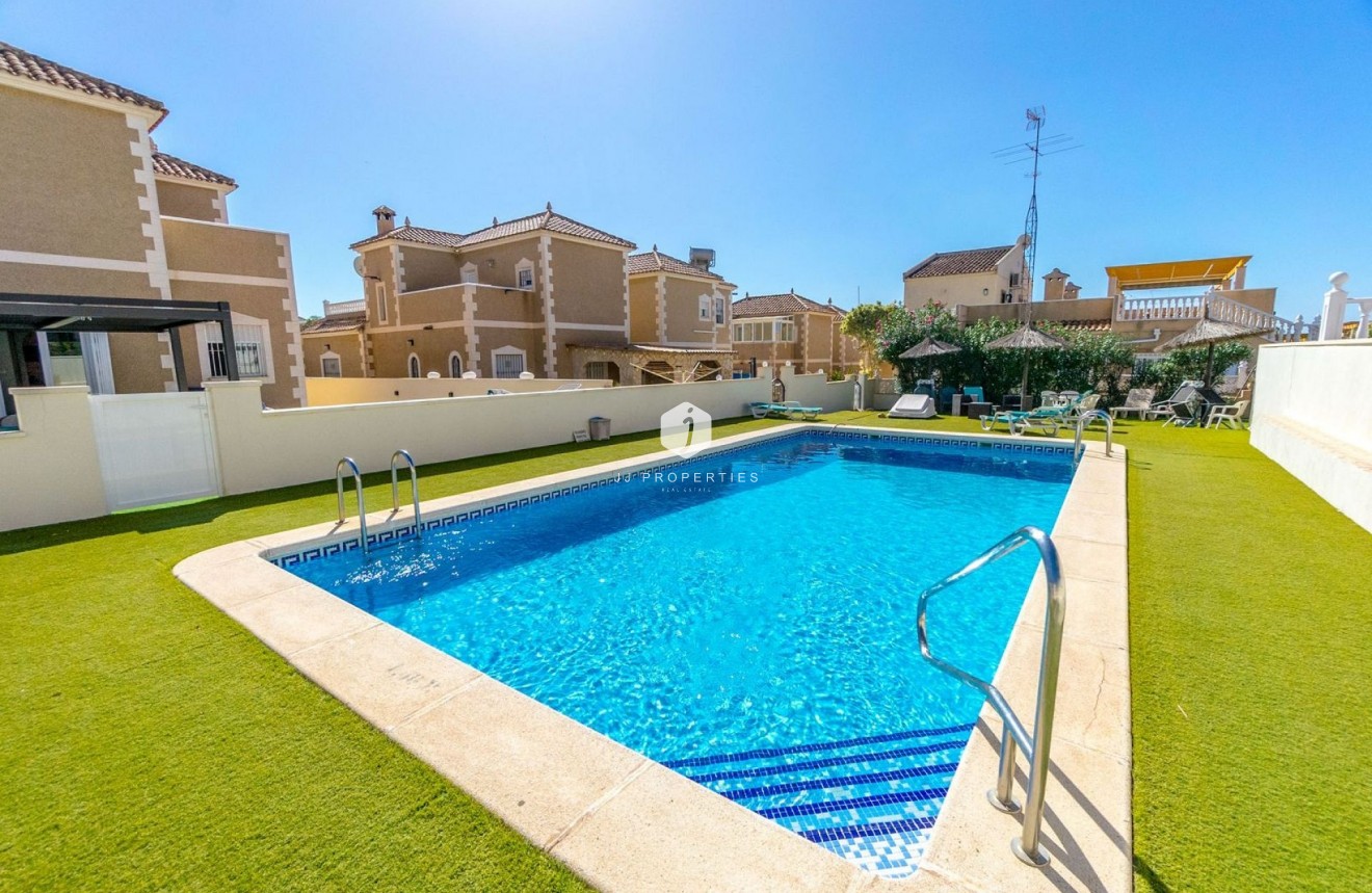 Segunda mano - Villa -
Orihuela Costa - Costa Blanca