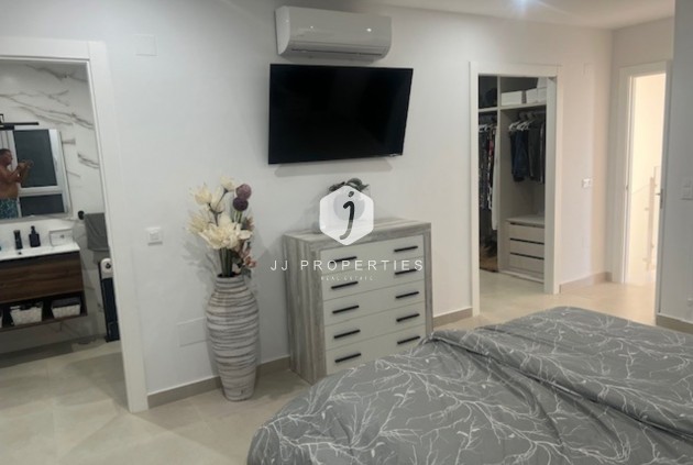 Resale - Villa -
Los Montesinos - Costa Blanca