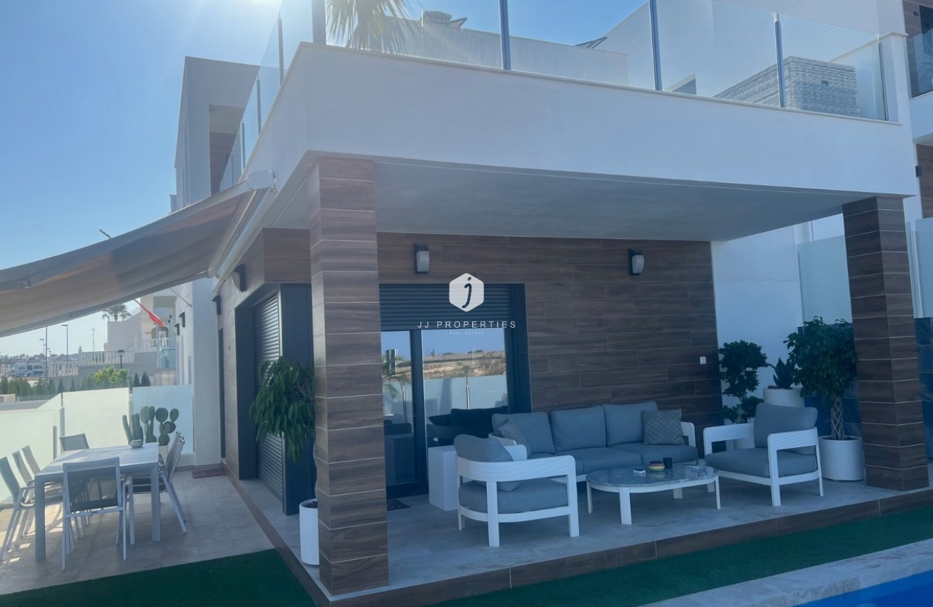 Resale - Villa -
Los Montesinos - Costa Blanca